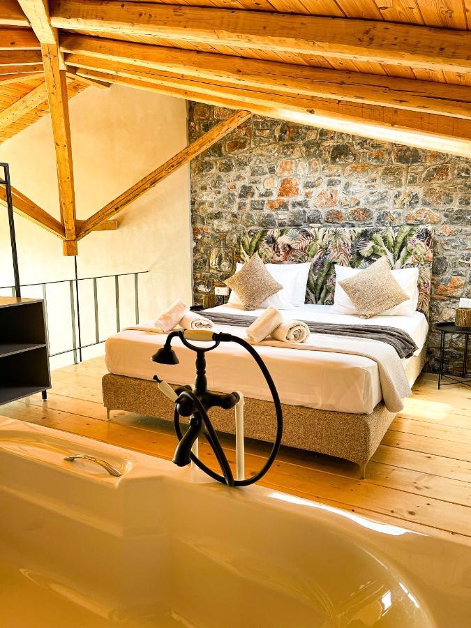 Modern Stone Villas With Swimming Pool Aliveri Exterior photo