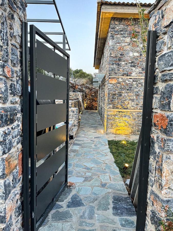 Modern Stone Villas With Swimming Pool Aliveri Exterior photo