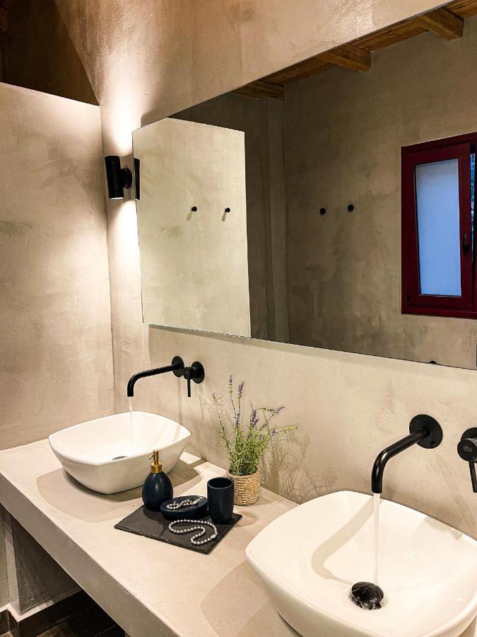 Modern Stone Villas With Swimming Pool Aliveri Exterior photo
