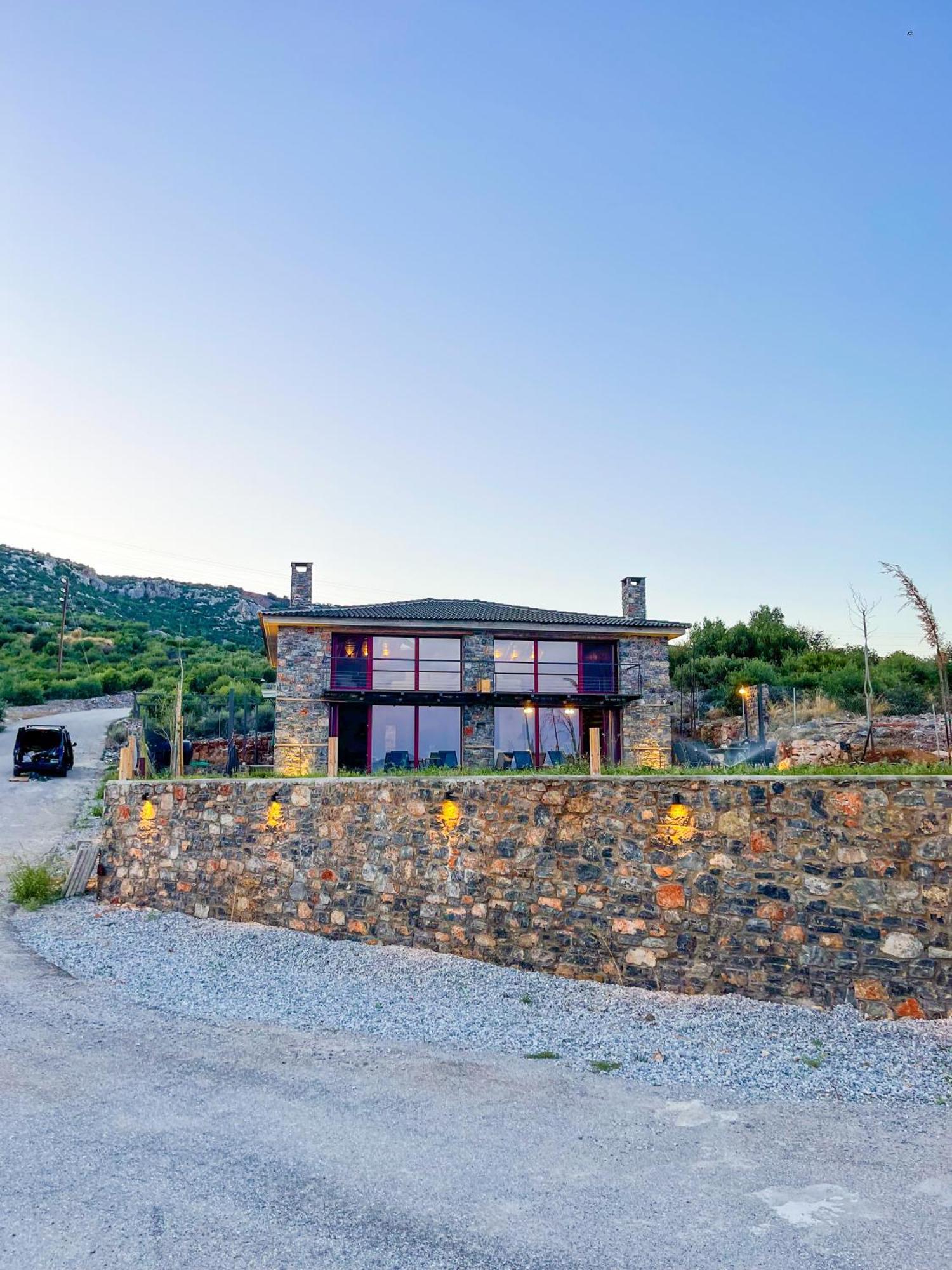 Modern Stone Villas With Swimming Pool Aliveri Exterior photo